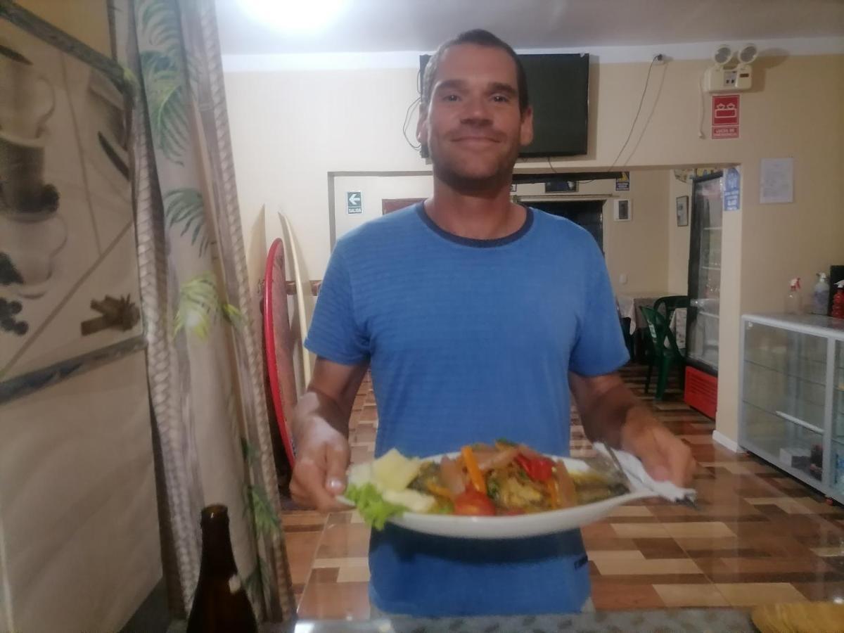 Hospedaje Restaurante El Hombre Puerto Chicama Extérieur photo