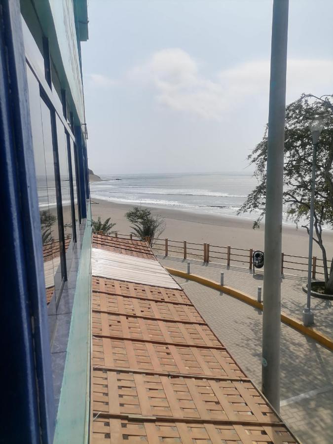 Hospedaje Restaurante El Hombre Puerto Chicama Extérieur photo